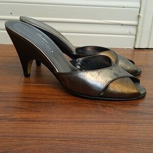 Donald Pliner Couture Metallic Kitten Heel
